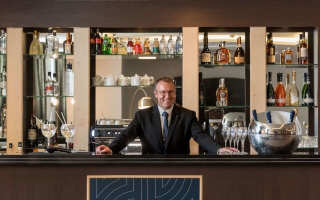 Zenitude Hotel la Valadière, an Ascend Collection Hotel