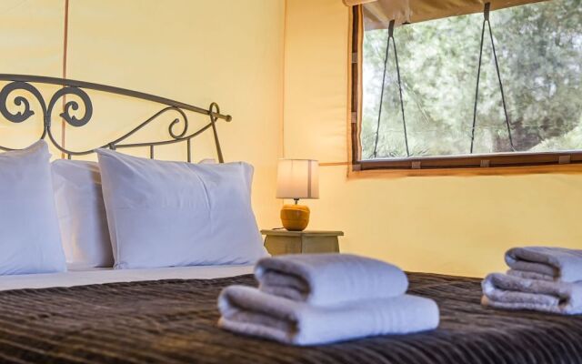 Pefkon Suites