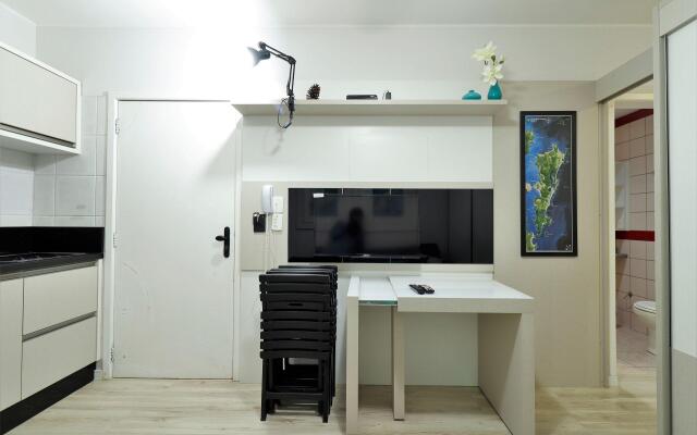 Lindo apartamento frente piscina com wi-fi - HB19F
