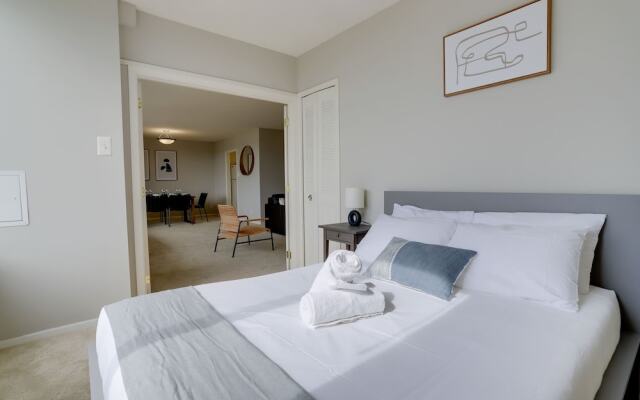 Prime Location Apartment at Crystal City
