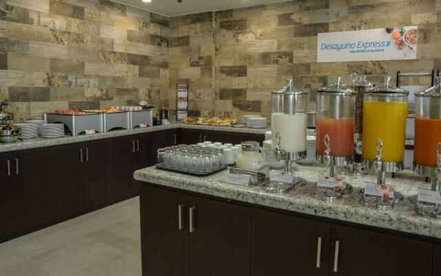 Holiday Inn Express & Suites Celaya by IHG