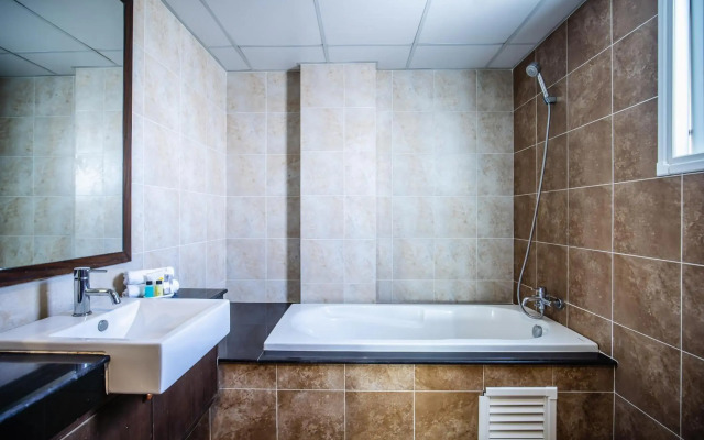 Ratana Apart Hotel at Chalong