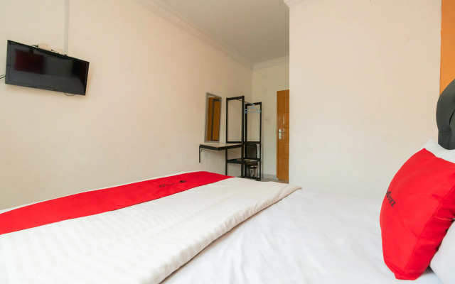 RedDoorz Syariah near Transmart Padang