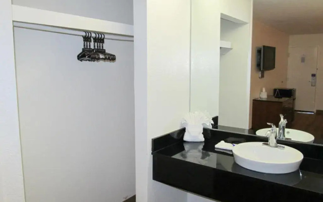 Motel 6 Savannah, GA - Midtown