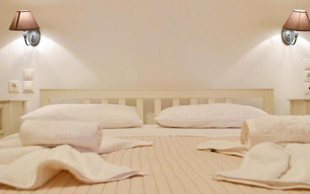 Tzamaros Studios Kythnos