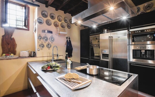 Luxury Sustainability and Eco Pool in Tower Apt