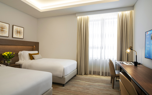 Al Jaddaf Rotana Suite Hotel