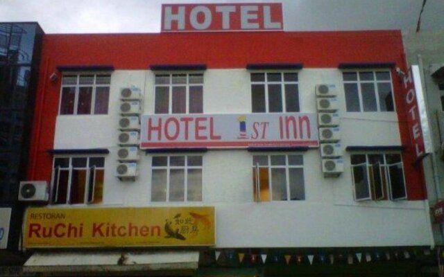 OYO 89891 1st Inn Hotel Subang (SJ15)