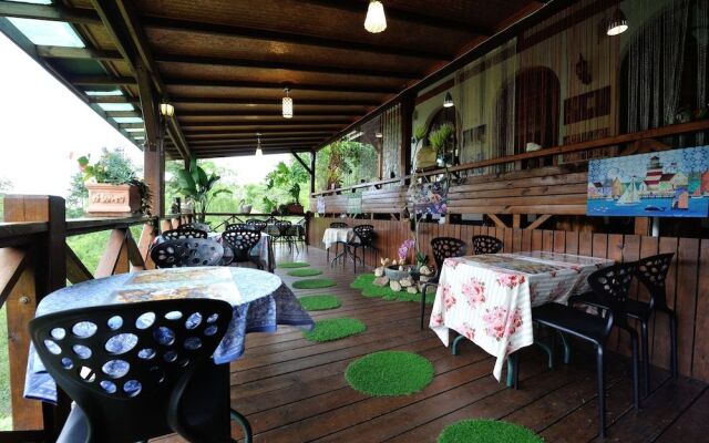 shinmingshan holiday inn