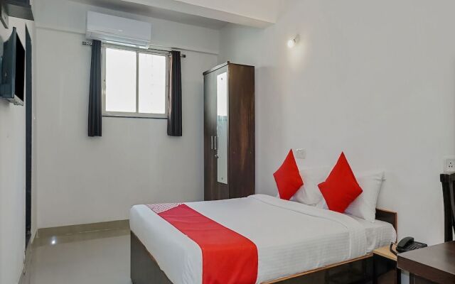 OYO Flagship 23990 Manjari