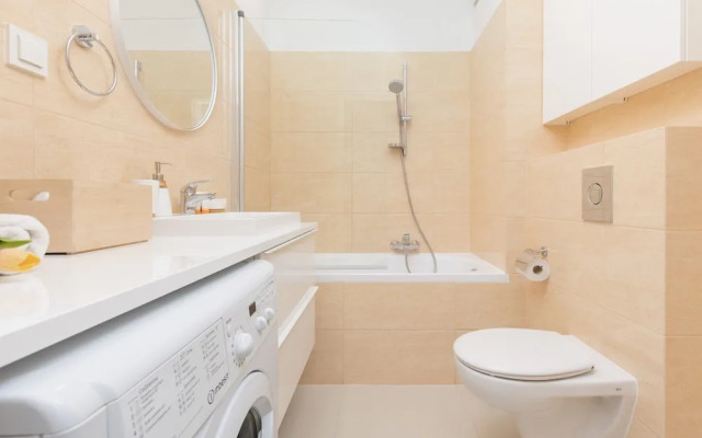 Studio Warsaw Kolejowa by Renters