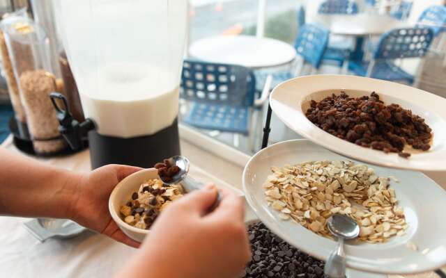 Oxford Suites Silverdale