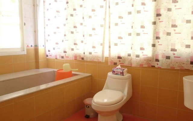 Phd's Guest House I