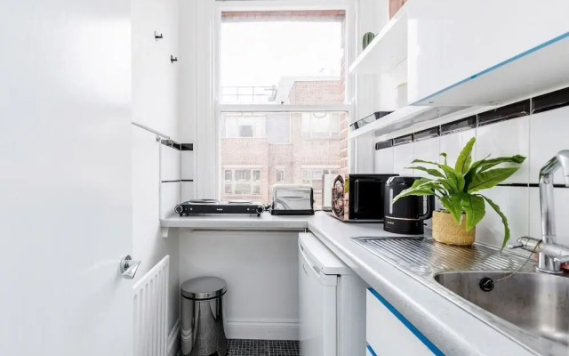 Dashing Duplex Bond Apartment WOOD