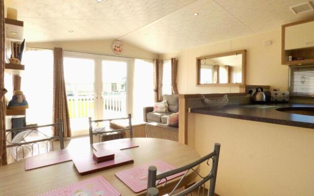 Willows 18 at Southview Leisure Park