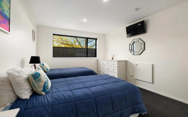 Kawerau River Retreat - Cromwell Holiday Home