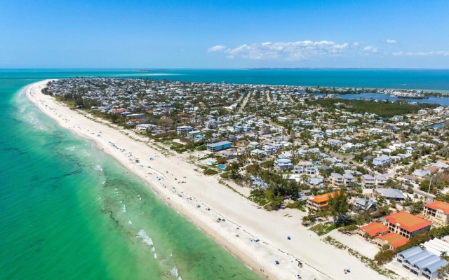 Latitude Adjustment Ami 3 Bedroom Home