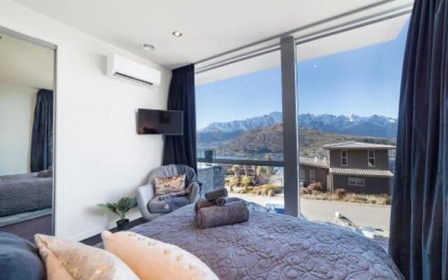 Remarkable Queenstown Lake House