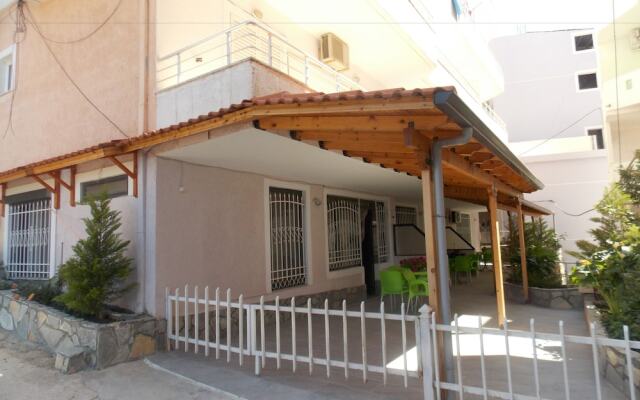 Kleri Beach Apartments