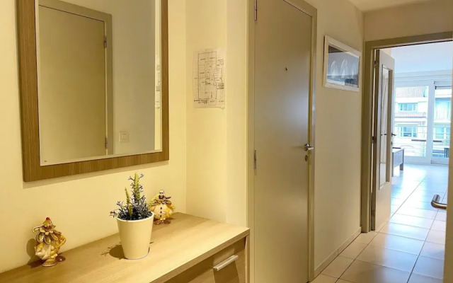 Stylish Apartment With Garage