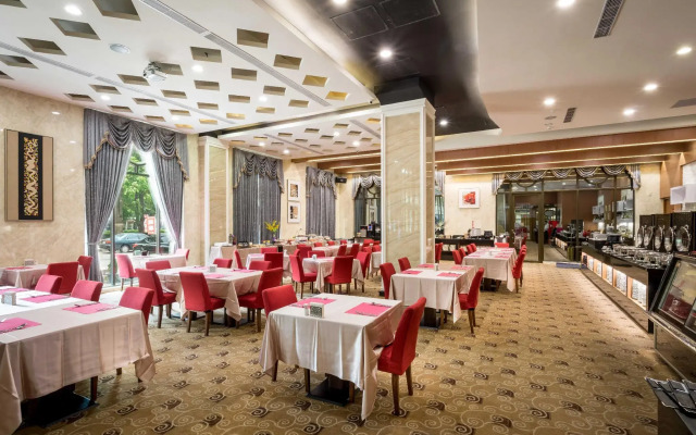 Royal Chiayi Hotel