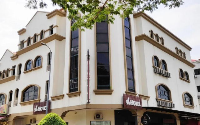 OYO 142 SH Hotel Kota Damansara