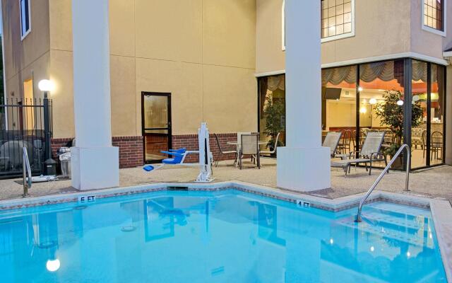 Red Lion Inn & Suites IAH Airport East
