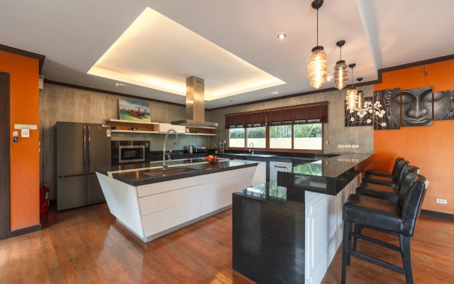 Generous 6BR Balinese Pool Villa Sophia