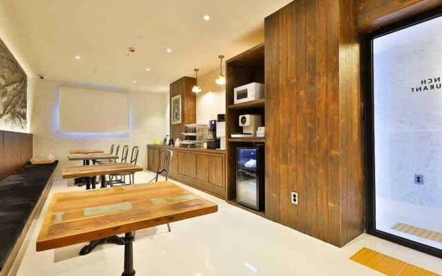 February Hotel Lions Park Daegu