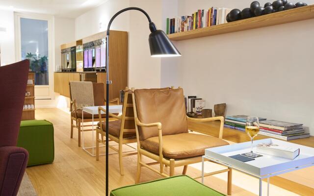 9Hotel Republique