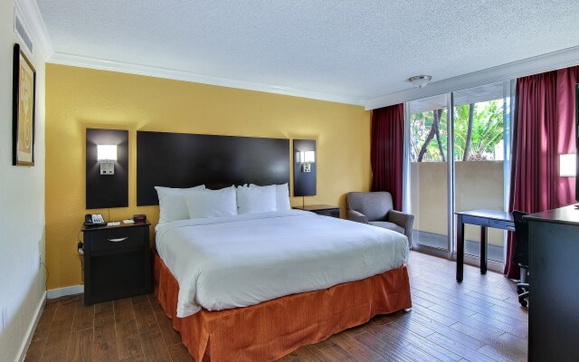 The Link Hotel on Sunrise