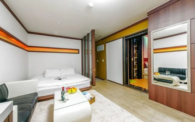 Yeosu MK Hotel