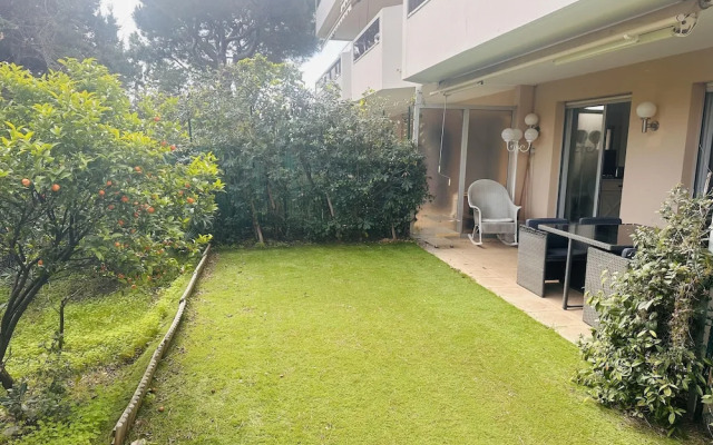 Light Modern Studio With Garden Pool- 2294