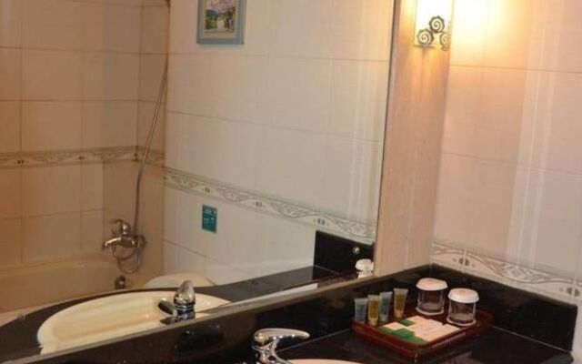University Academic Exchange Hotel - Qingdao