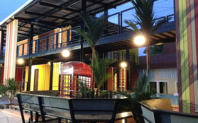Retro Box Hotel