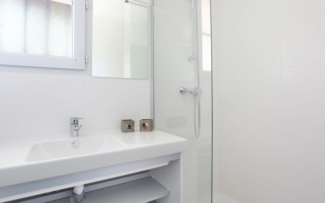 Charming apartment with AC not far from the beautiful coast