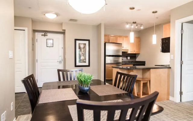 Canterra Suites Hotel