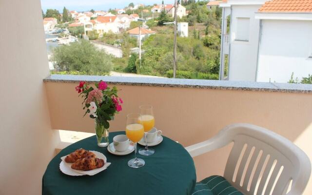 Sea View Apartment Ruza, Sleeps 4