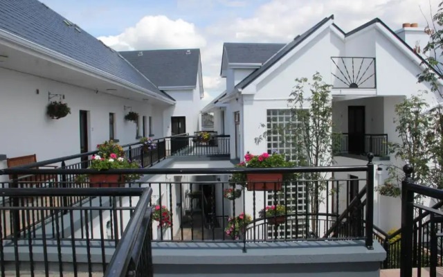 Donegan Court Aparthotel