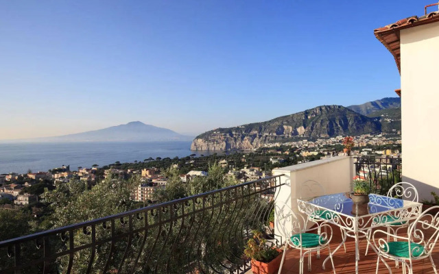 M Suites Sorrento