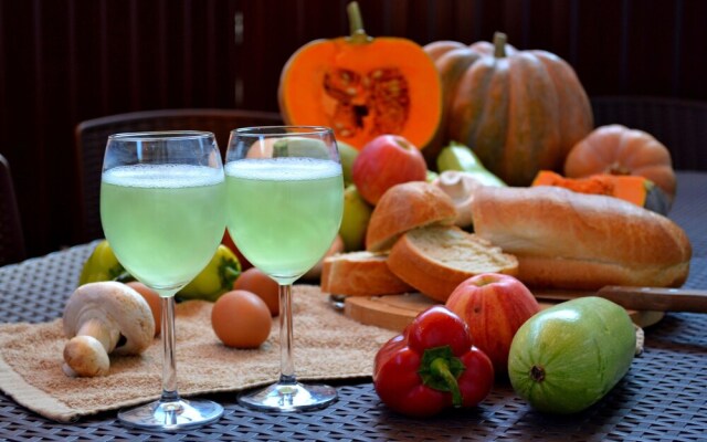 Townhouse Park & House