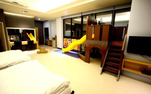 Rainbow Nest Fengyuan Museum