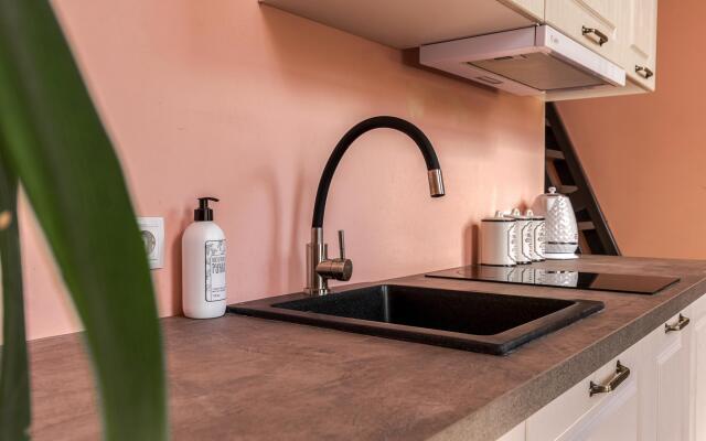 Апартаменты на Воскресенской набережной 20