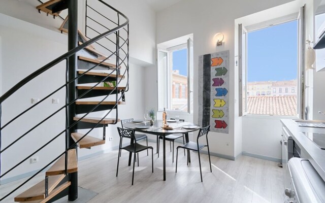 Heart Panier - Charming Atypical Duplex