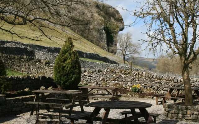Tennant Arms Hotel