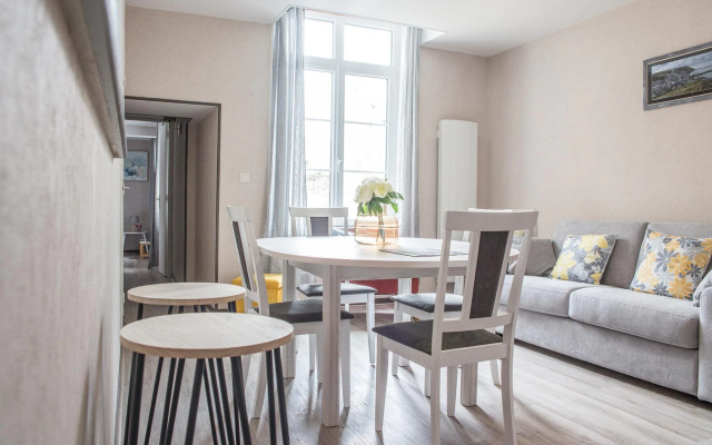 Modern apartment in Bayeux near Tapestry Museum