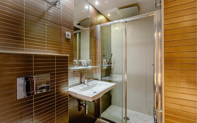 L'Adresse Hotel