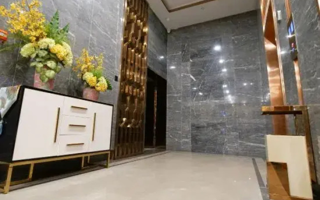 Dingxi Longwan Peninsula International Hotel