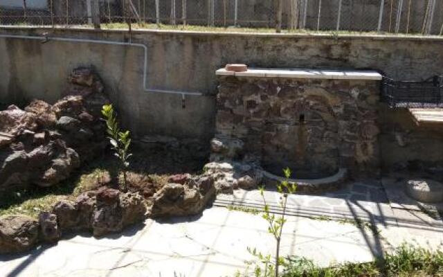 House with Beautiful Garden and Cellar