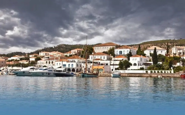 Levante Colours and Aromas of Spetses